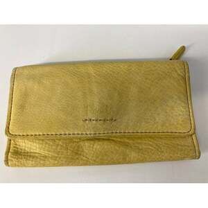 FOSSIL LARGE YELLOW SMOOTH LEATHER WOMENS WALLET
